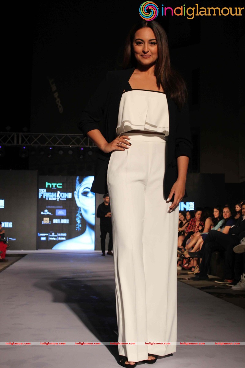 Sonakshi Sinha Actress hd photo