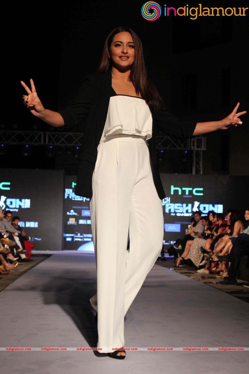 Sonakshi Sinha Actress hd photo