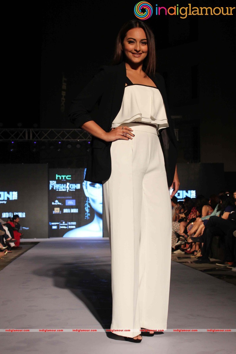 Sonakshi Sinha Actress hd photo
