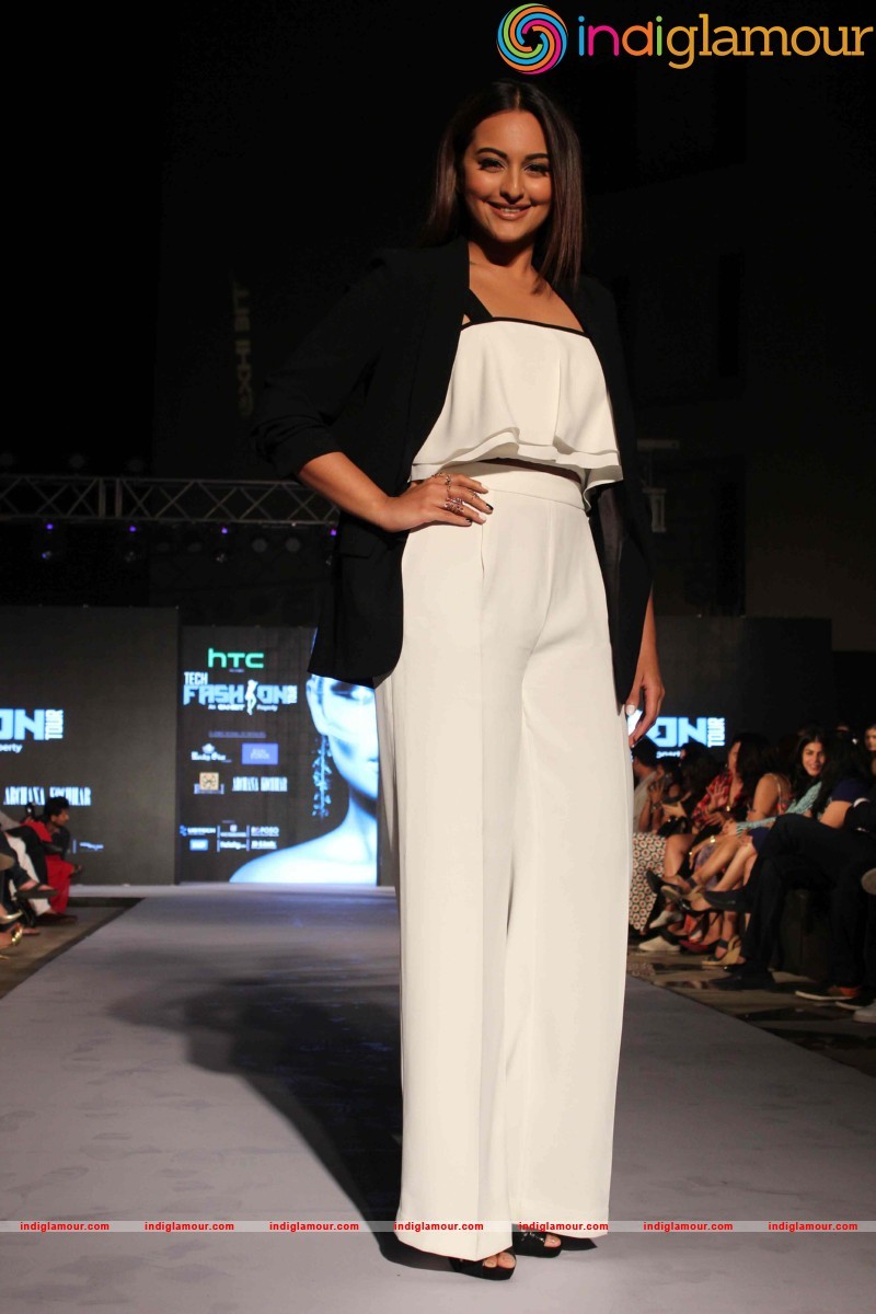 Sonakshi Sinha Actress hd photo