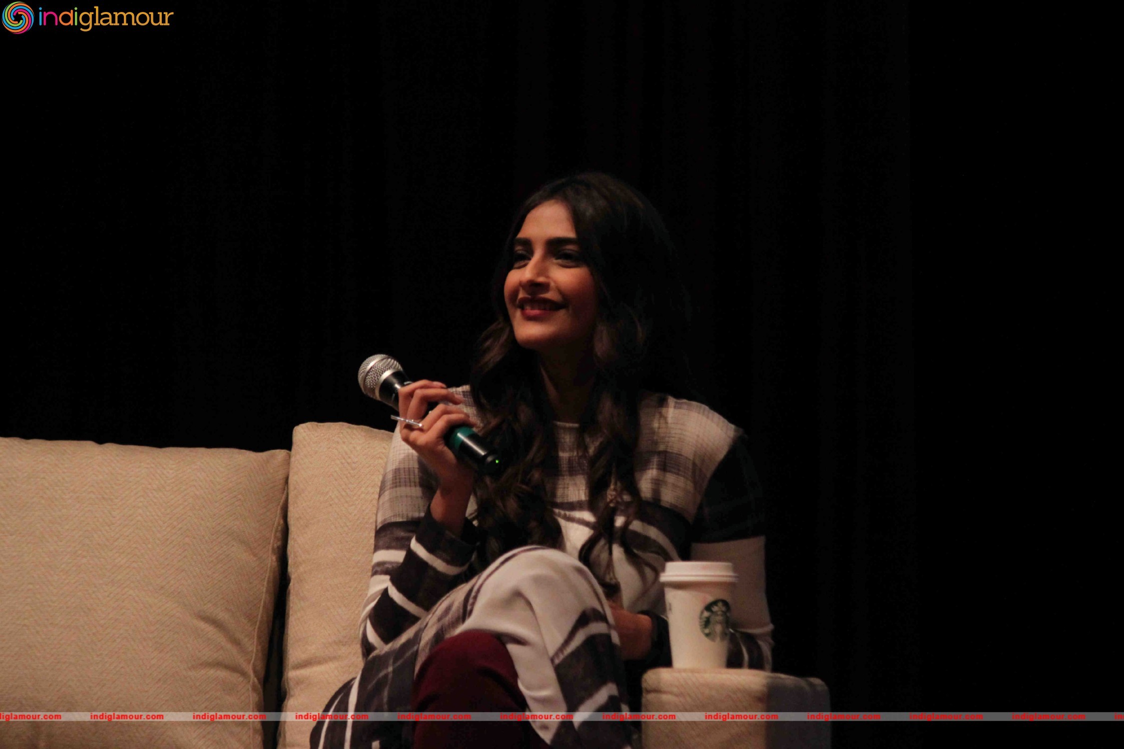 Sonam Kapoor Actress hd photo