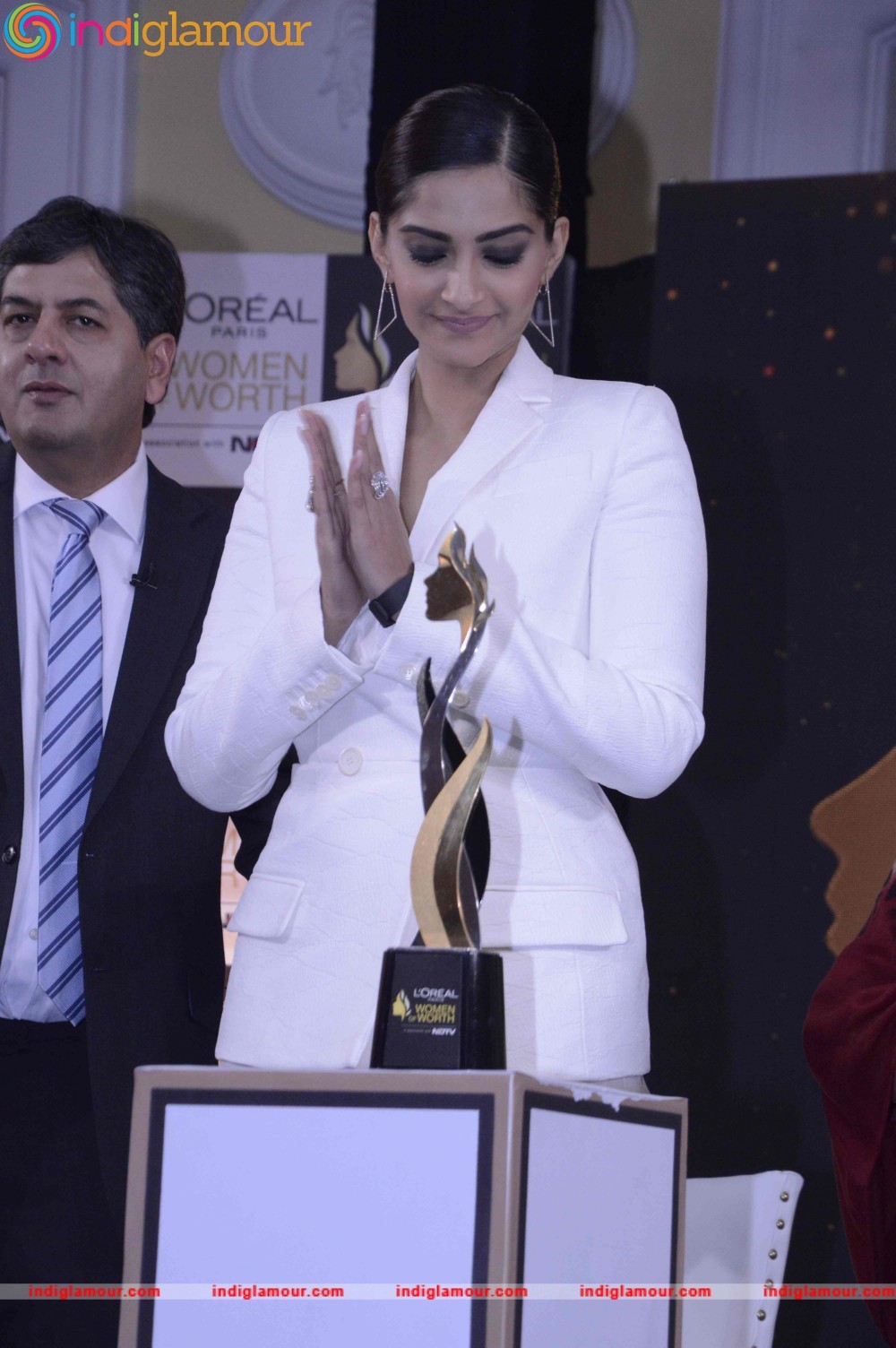 Sonam Kapoor Actress hd photo