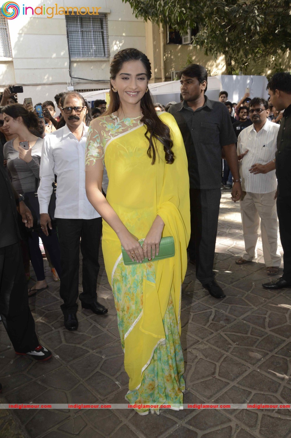 Sonam Kapoor Actress hd photo