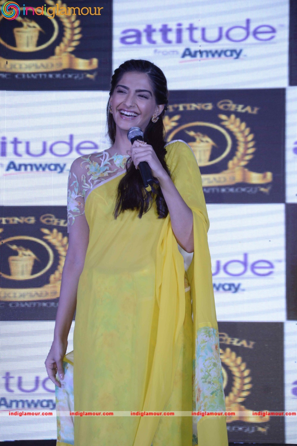 Sonam Kapoor Actress hd photo