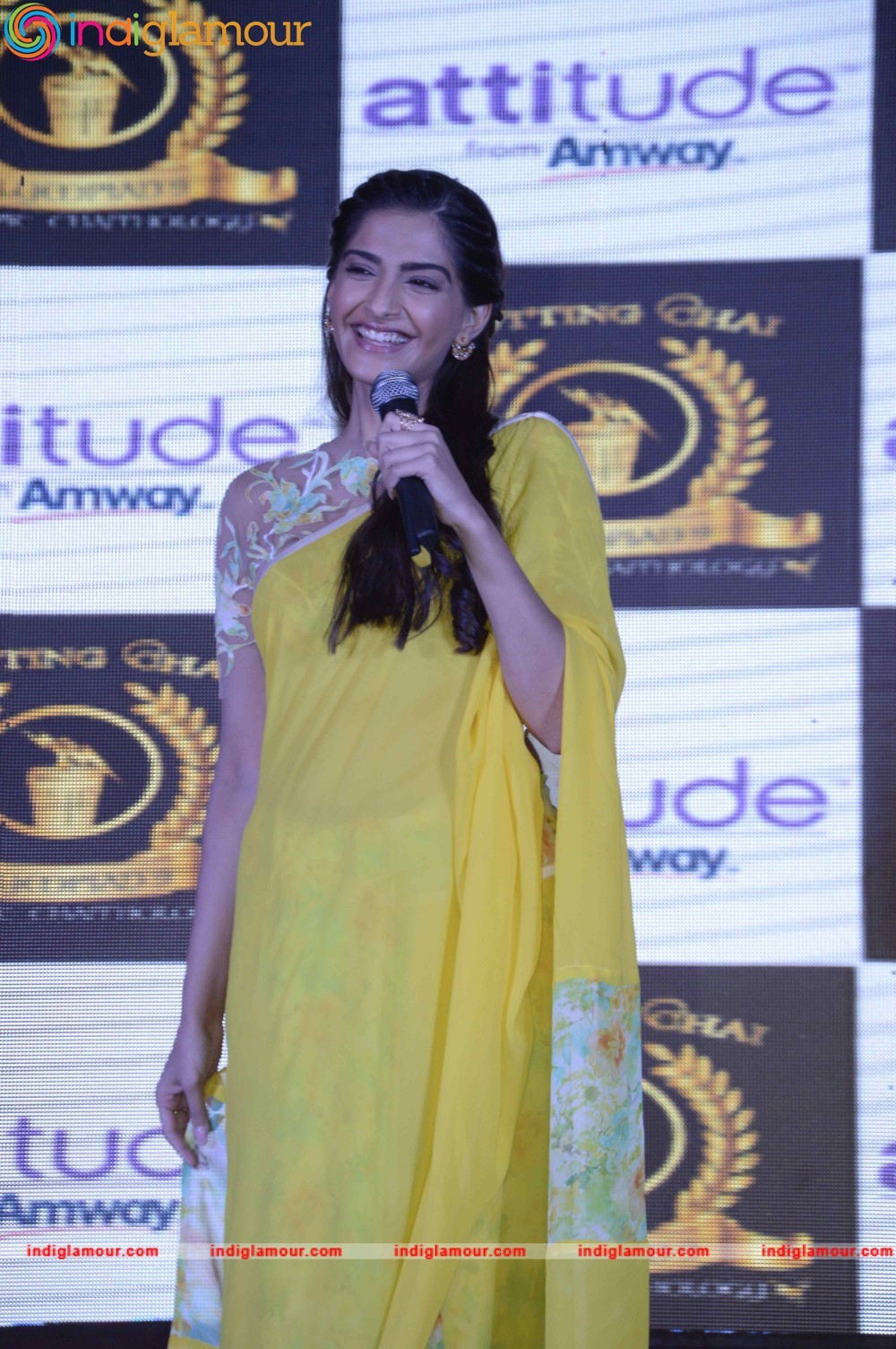 Sonam Kapoor Actress hd photo