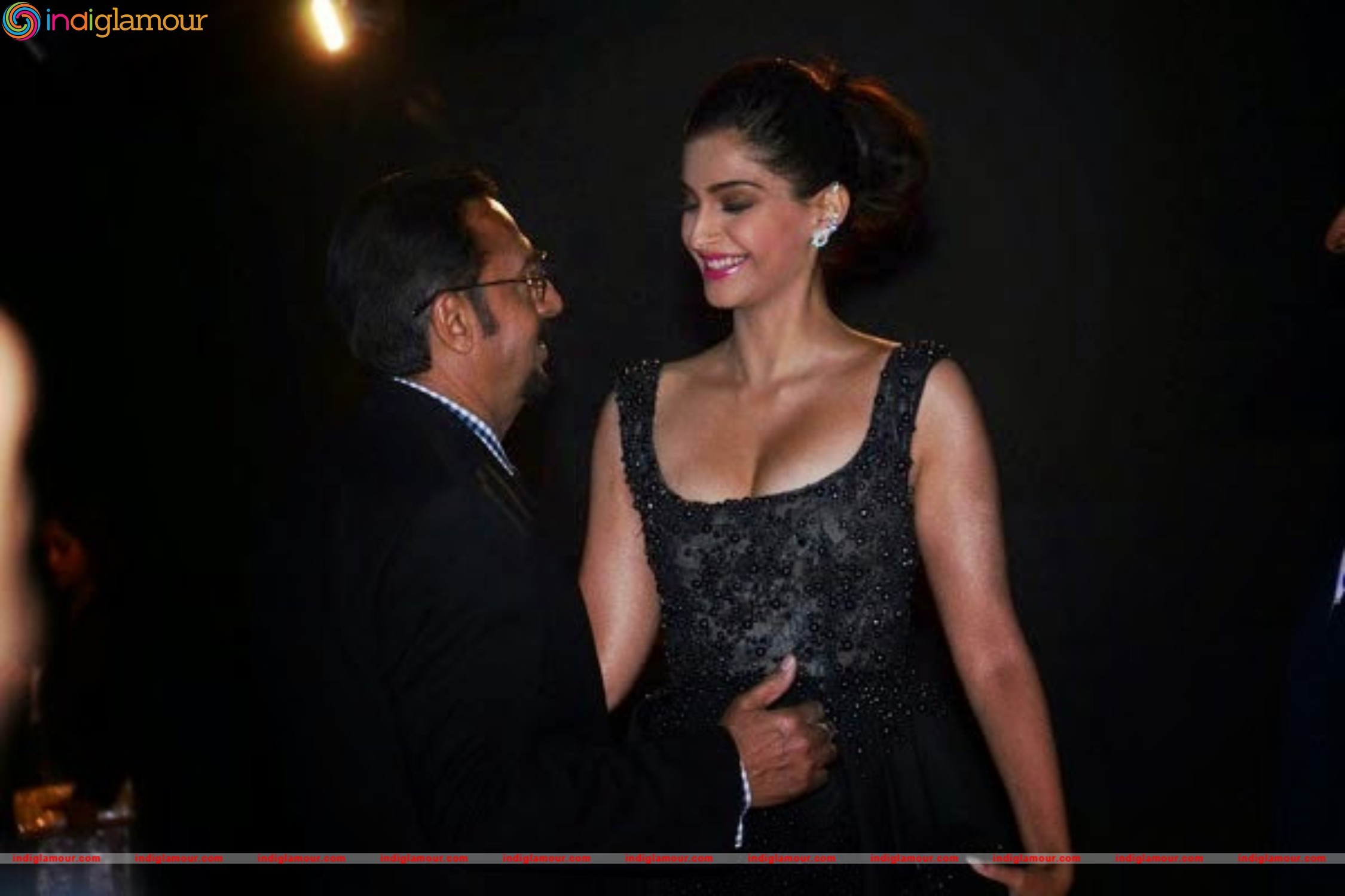 Sonam Kapoor Actress hd photo
