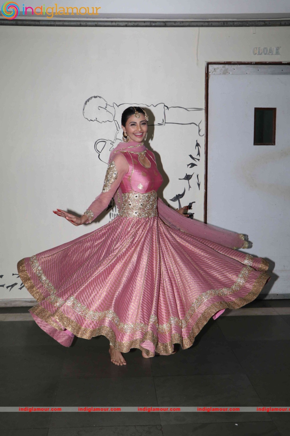 Daisy Shah Actress hd photo