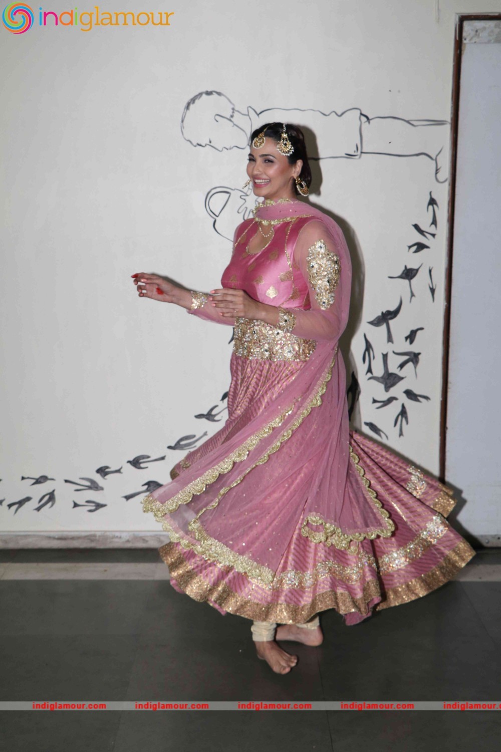 Daisy Shah Actress hd photo