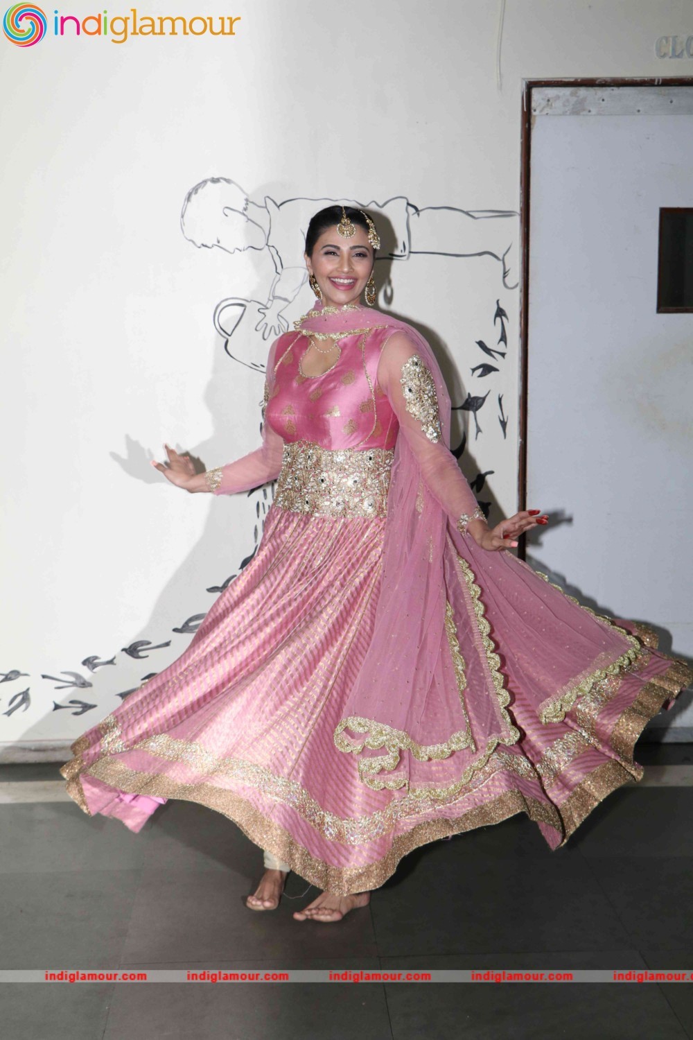Daisy Shah Actress hd photo