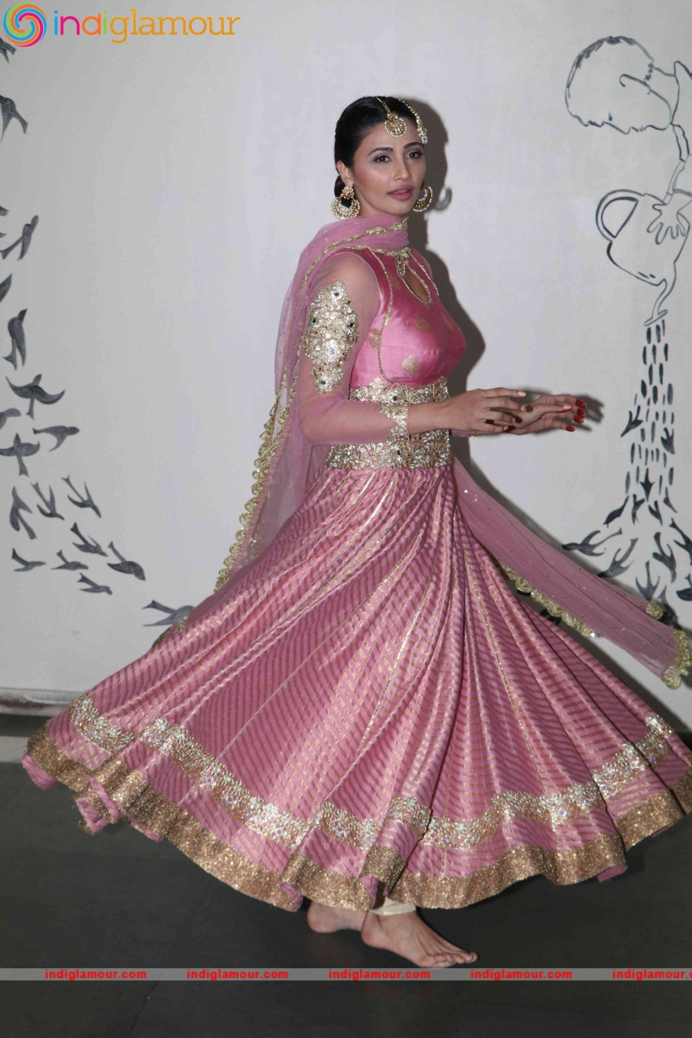Daisy Shah Actress hd photo