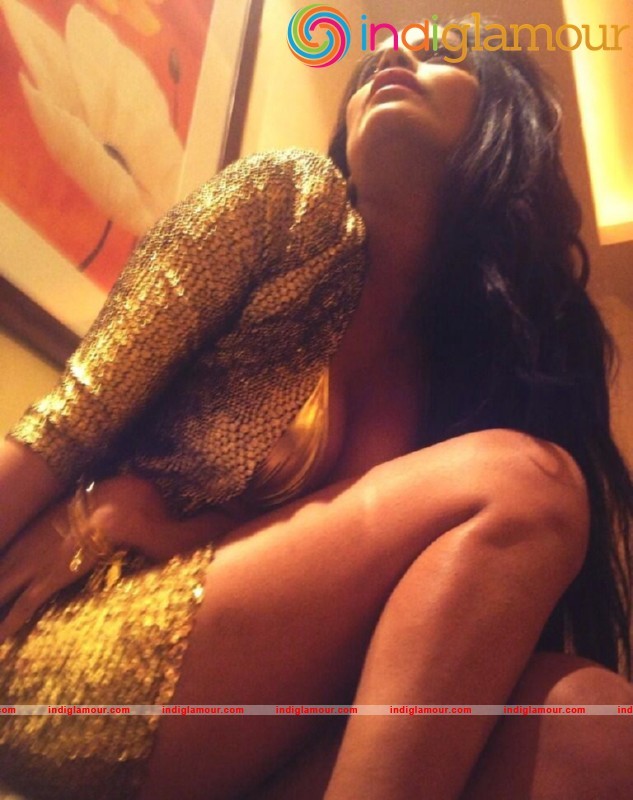 Poonam Pandey Hot Spicy Boobs Photos Gallery Actress hd photo