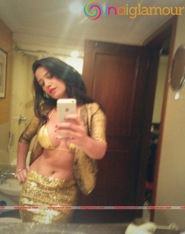 Poonam Pandey Hot Spicy Boobs Photos Gallery Actress hd photo