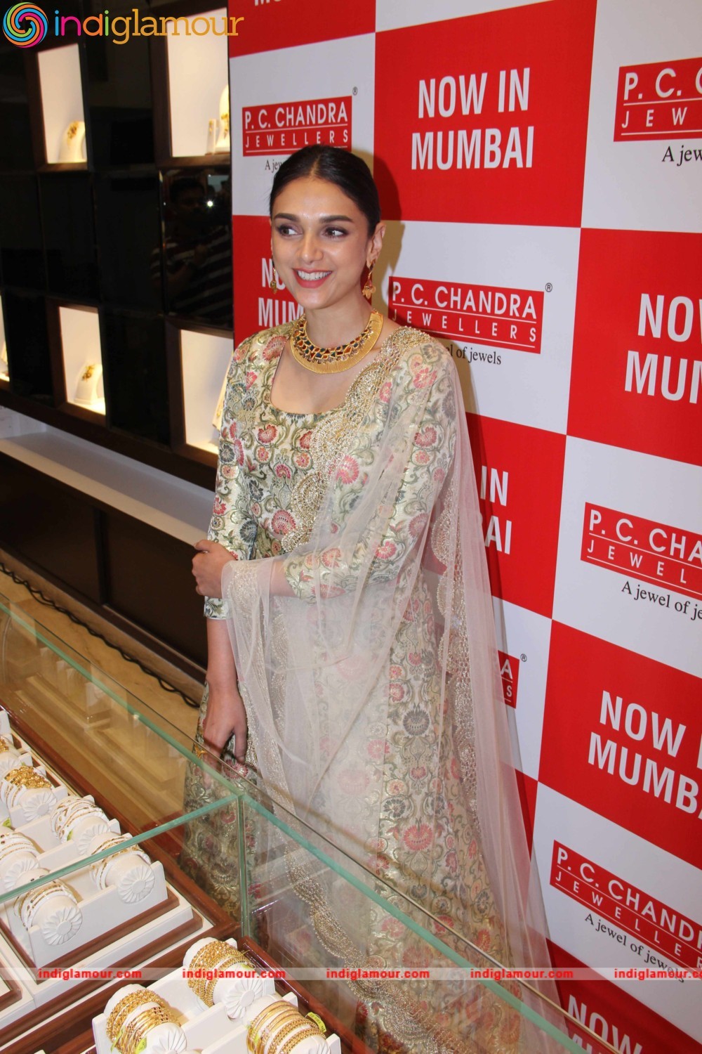 Aditi Rao Hydari Actress hd photo
