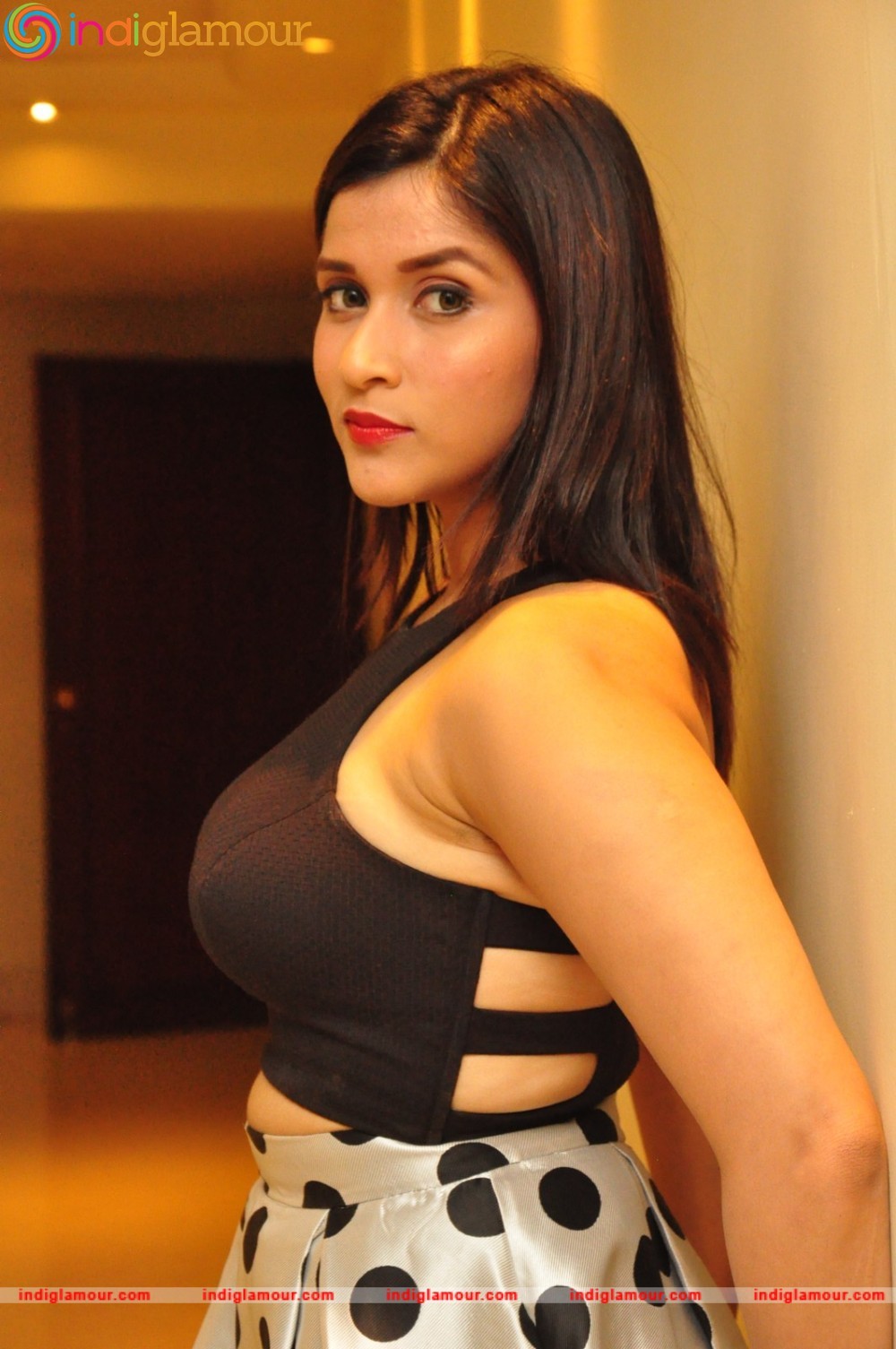 Mannara Chopra Actress hd photo