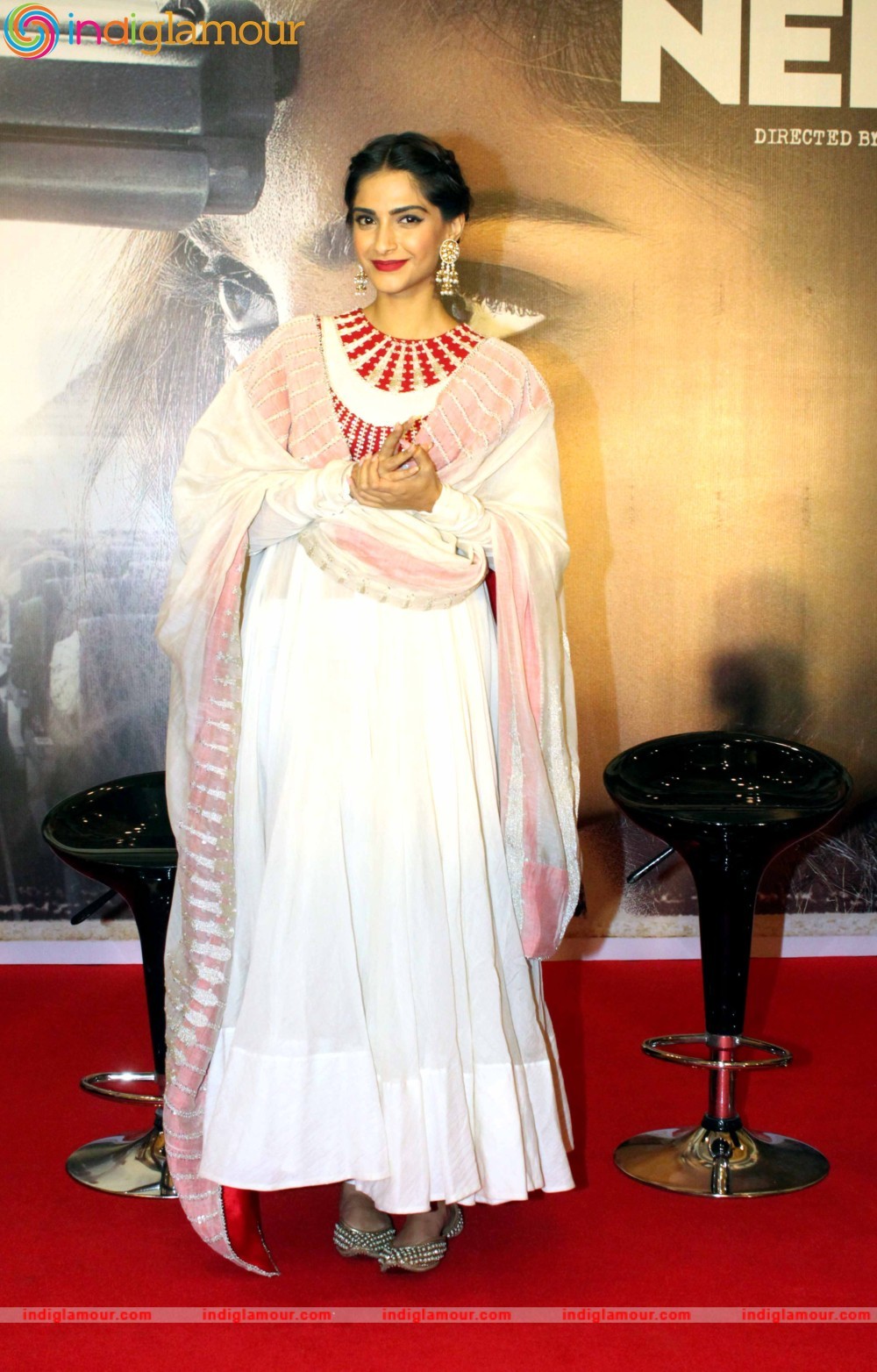 Sonam Kapoor Actress hd photo