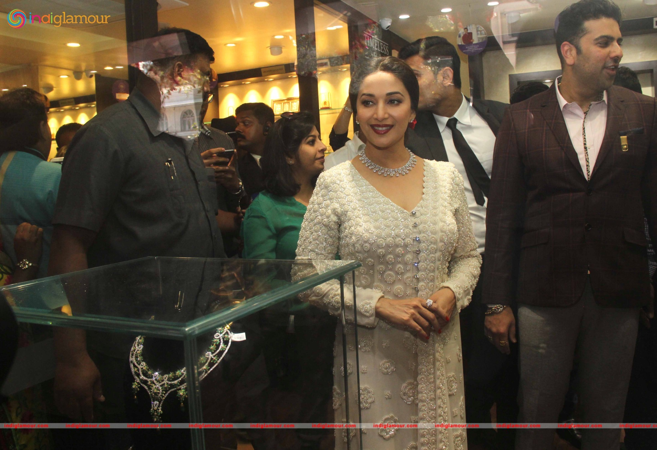 Madhuri Dixit Actress hd photo