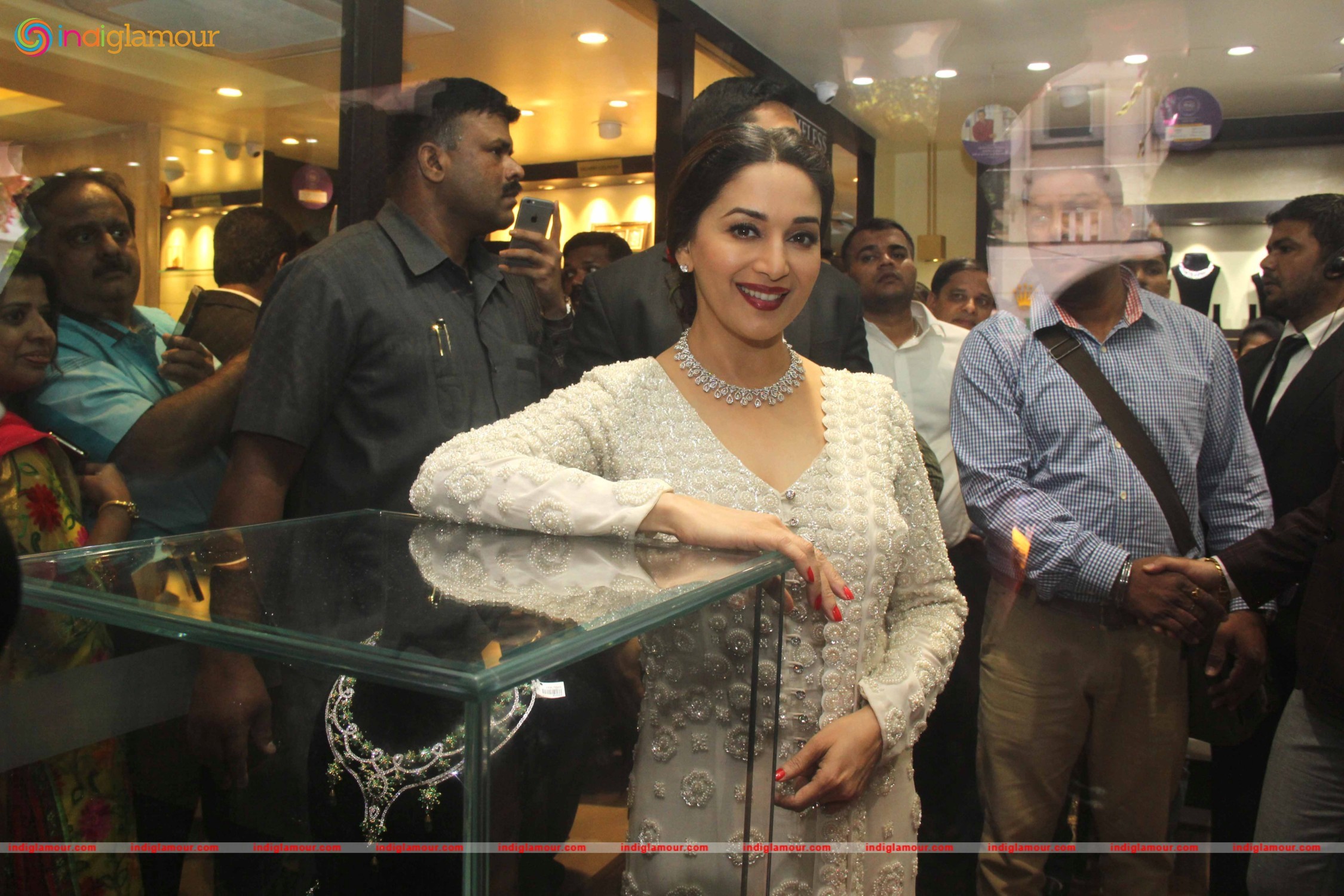Madhuri Dixit Actress hd photo