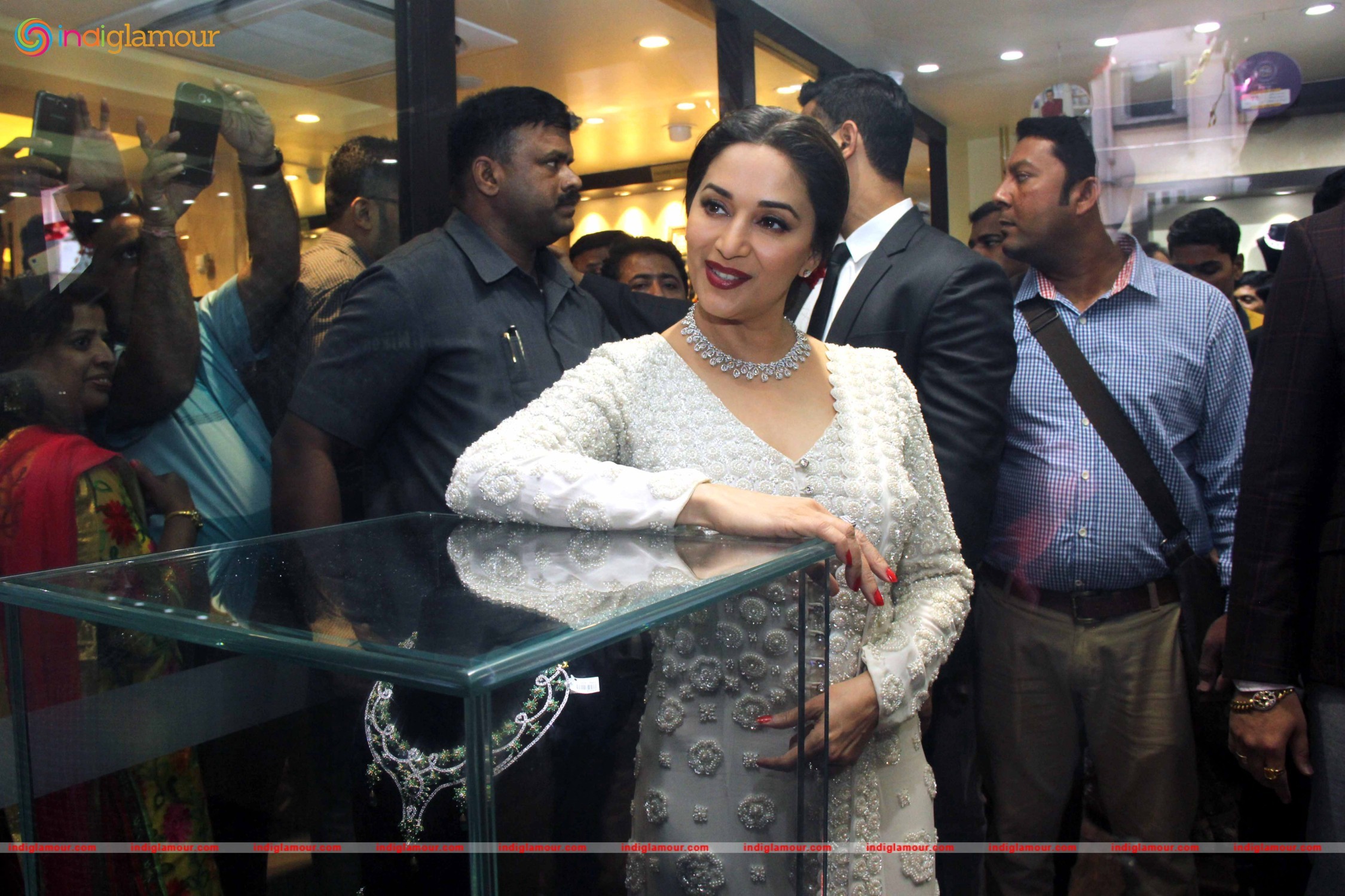 Madhuri Dixit Actress hd photo