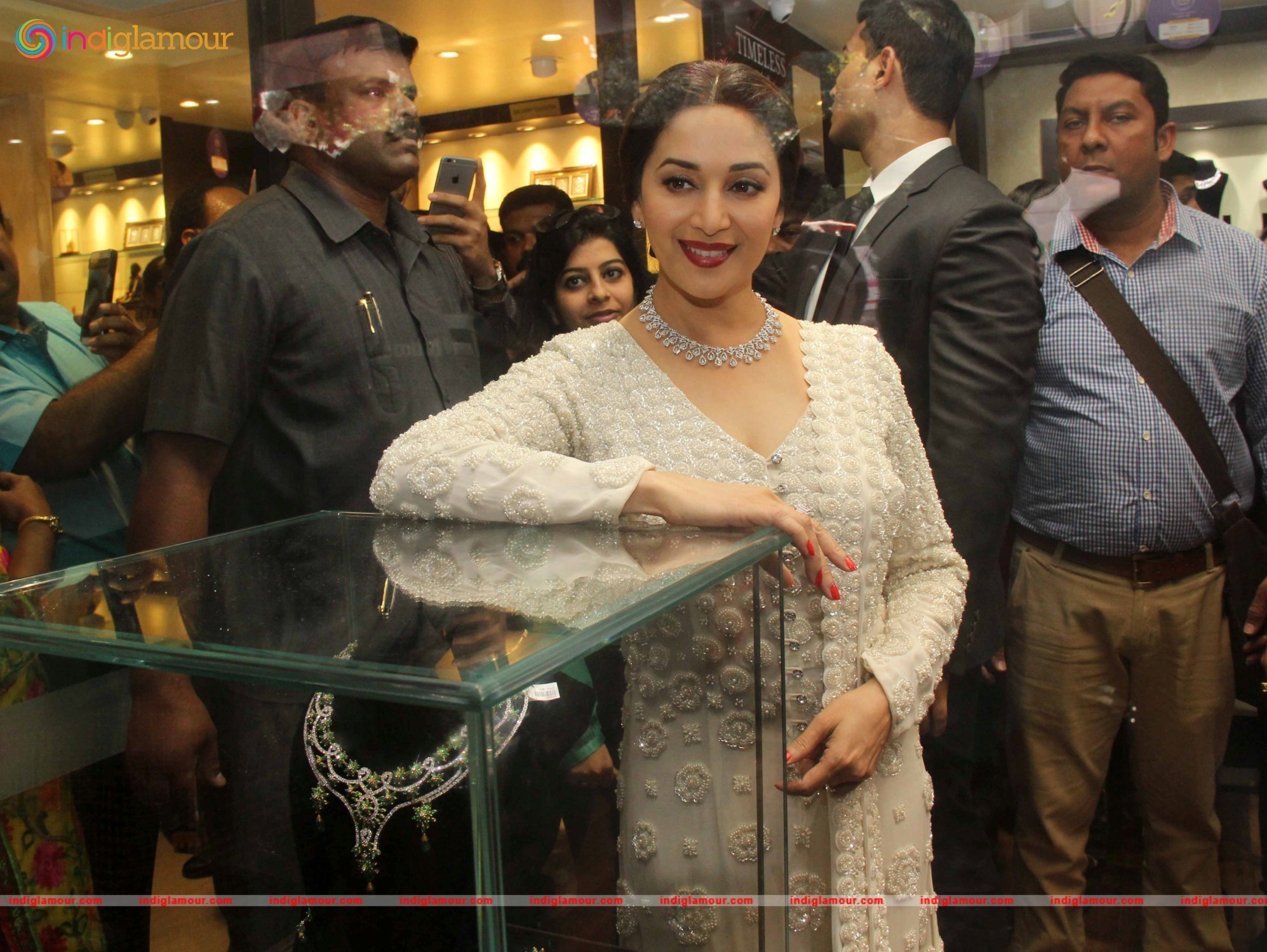 Madhuri Dixit Actress hd photo