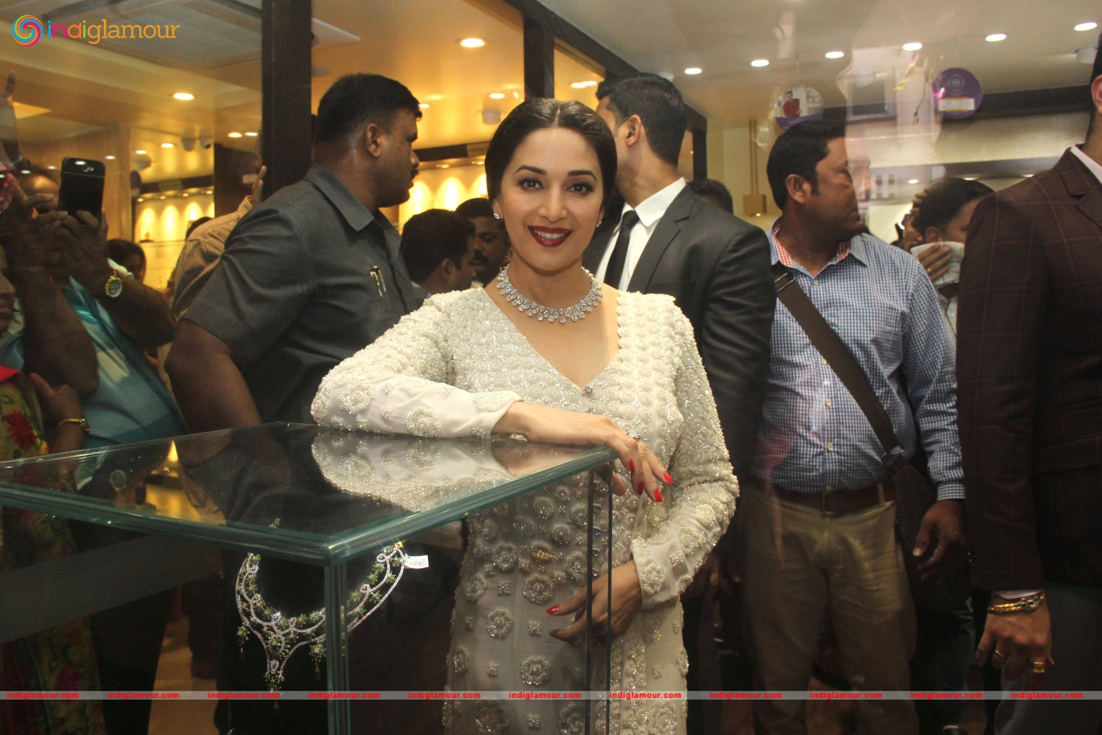 Madhuri Dixit Actress hd photo