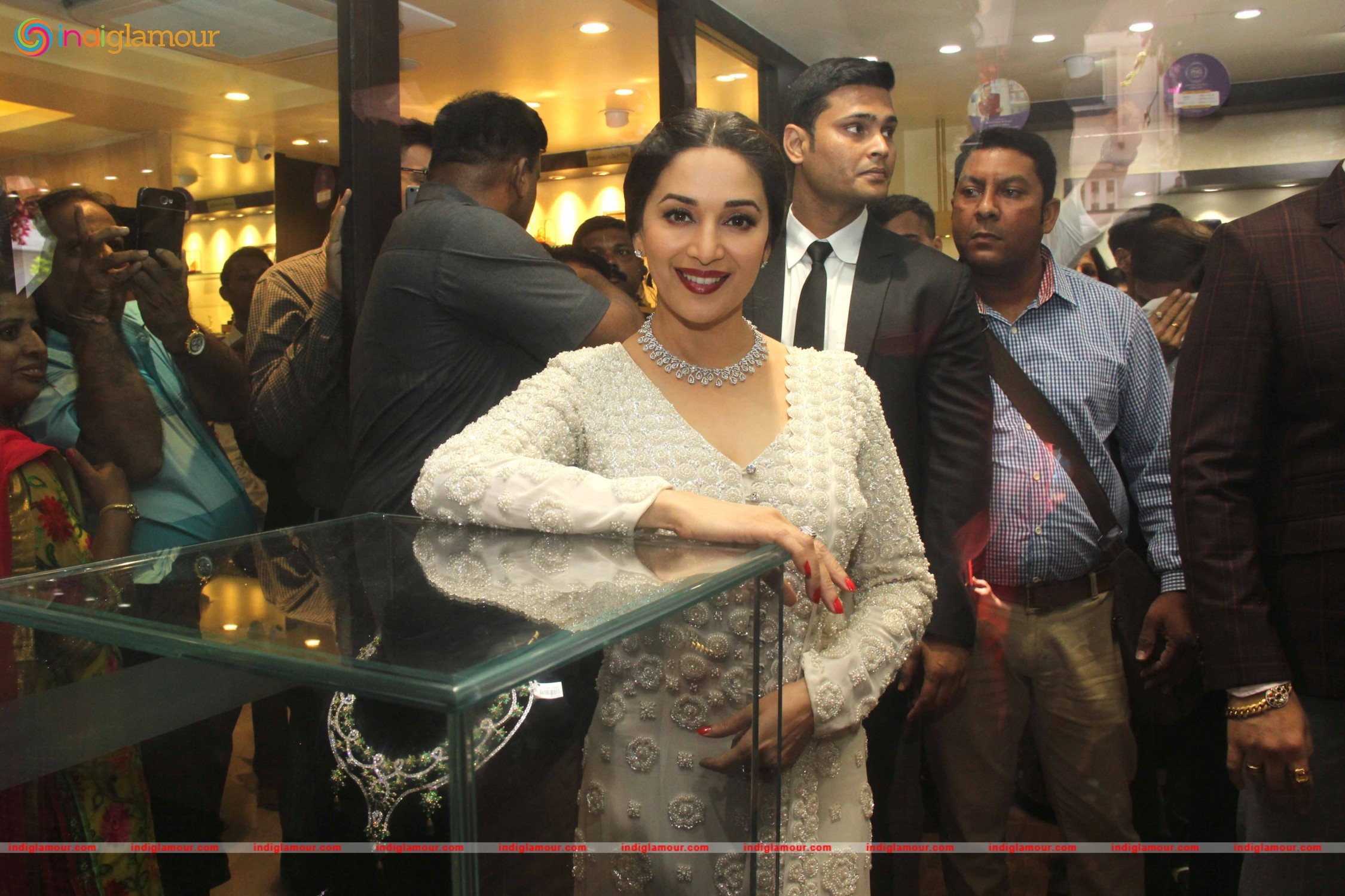 Madhuri Dixit Actress hd photo