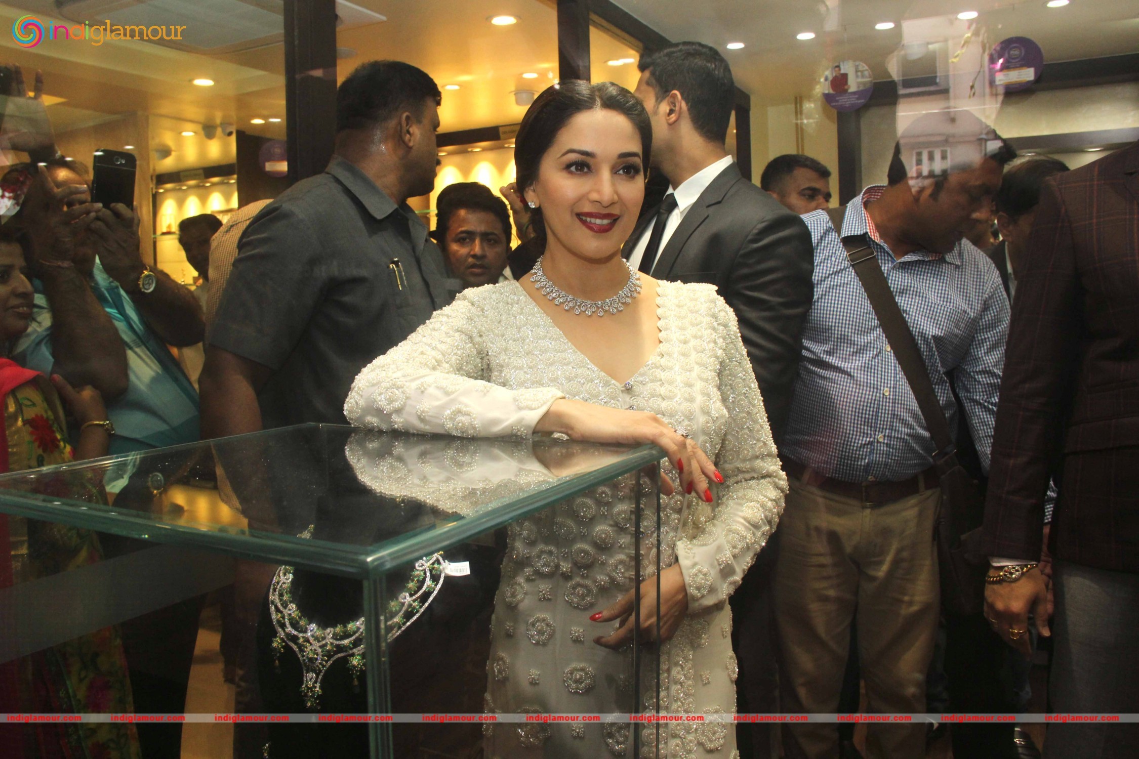 Madhuri Dixit Actress hd photo