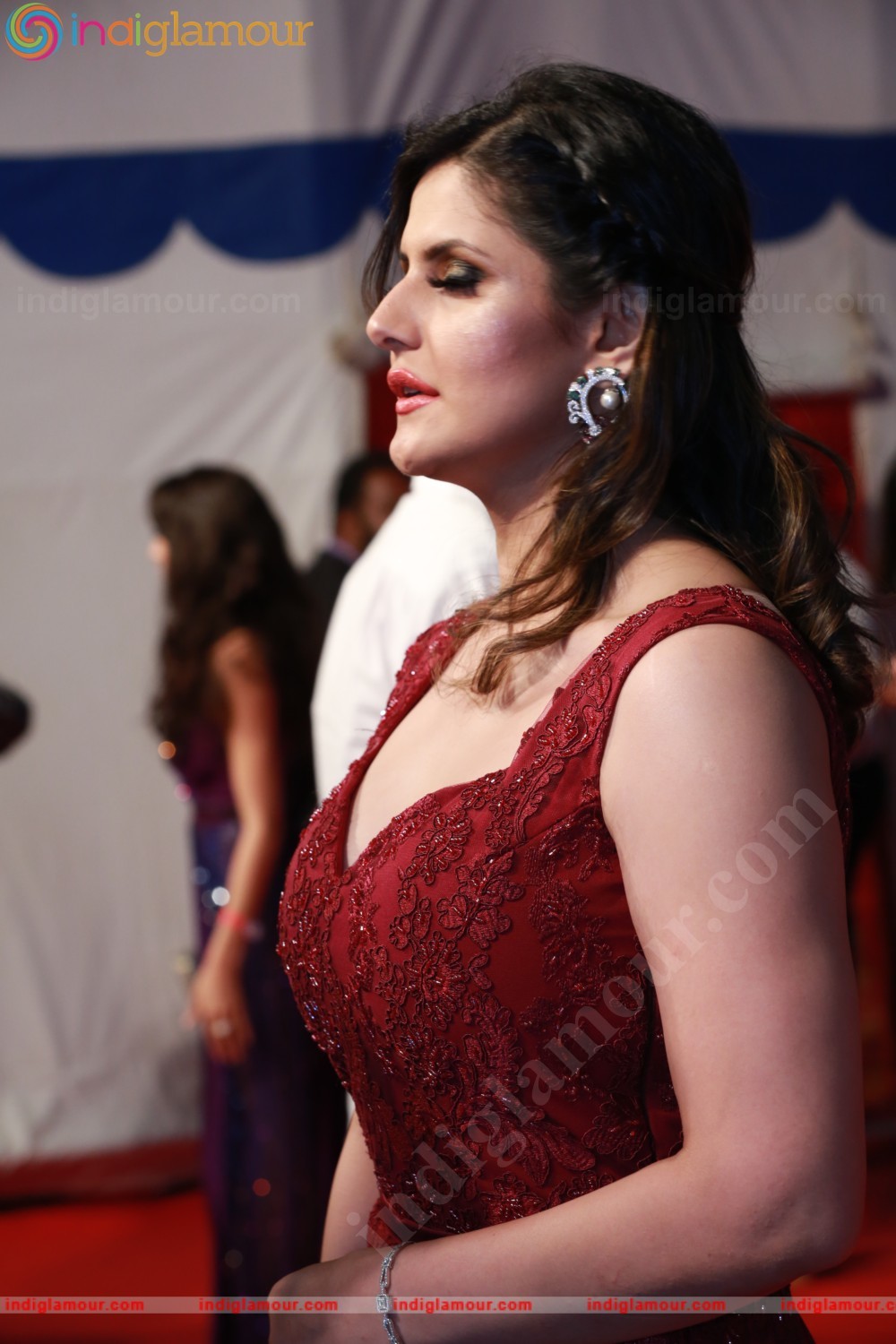 Zarine Khan Actress hd photo