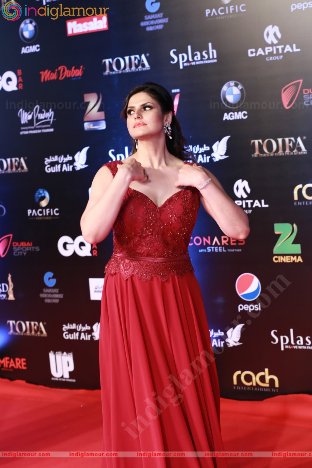 Zarine Khan Actress hd photo