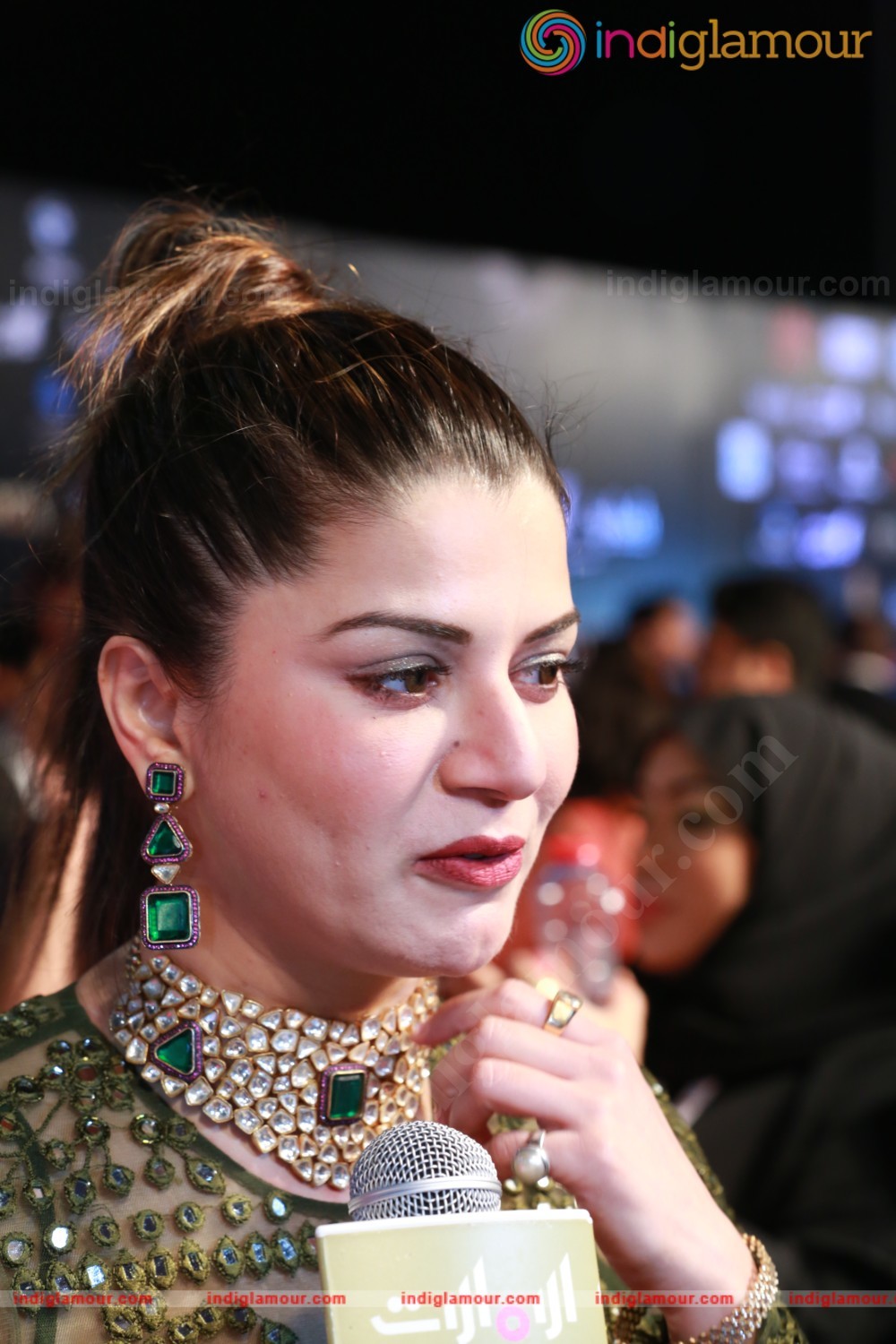 Kainaat Arora Actress hd photo