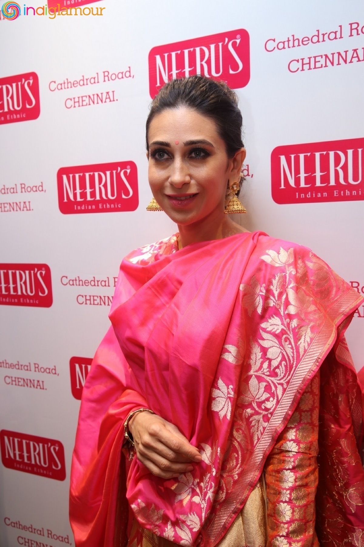 Karishma Kapoor Actress hd photo