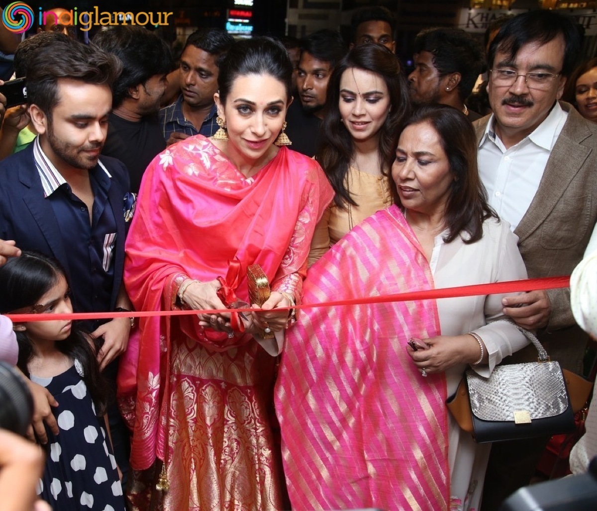 Karishma Kapoor Actress hd photo