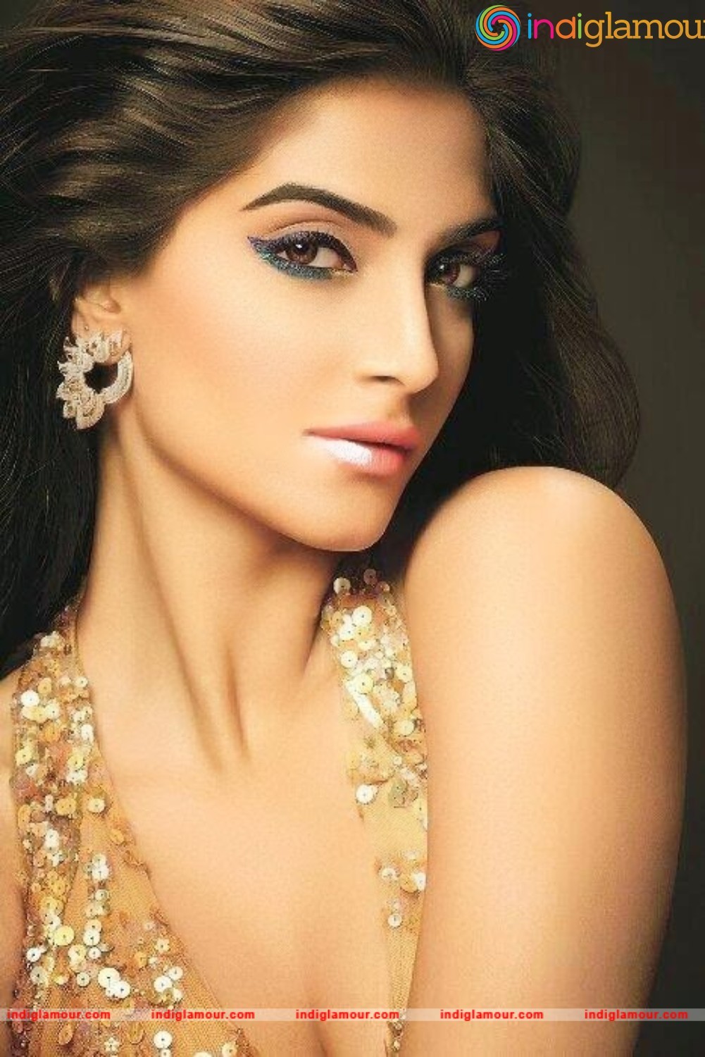 Sonam Kapoor Actress hd photo