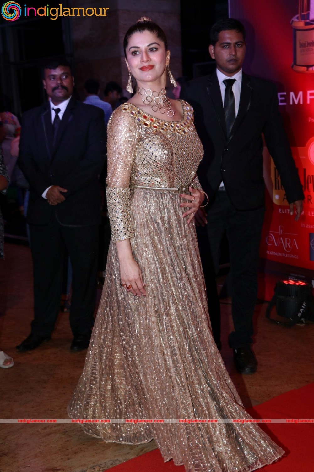 Kainaat Arora Actress hd photo