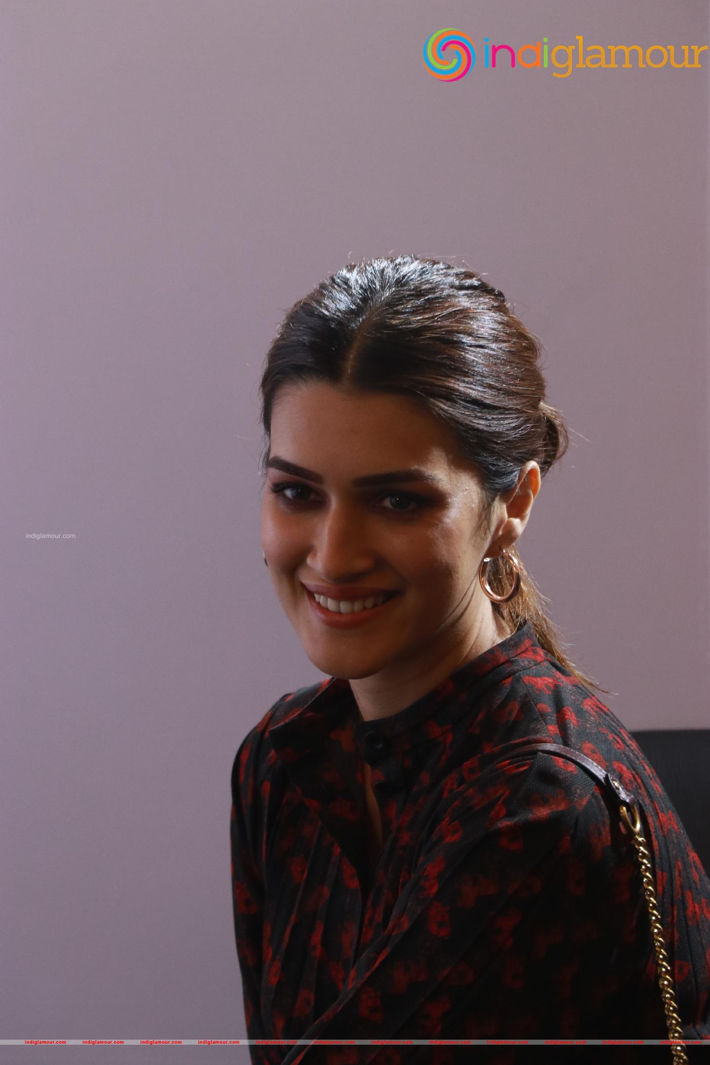 Kriti Sanon Actress hd photo