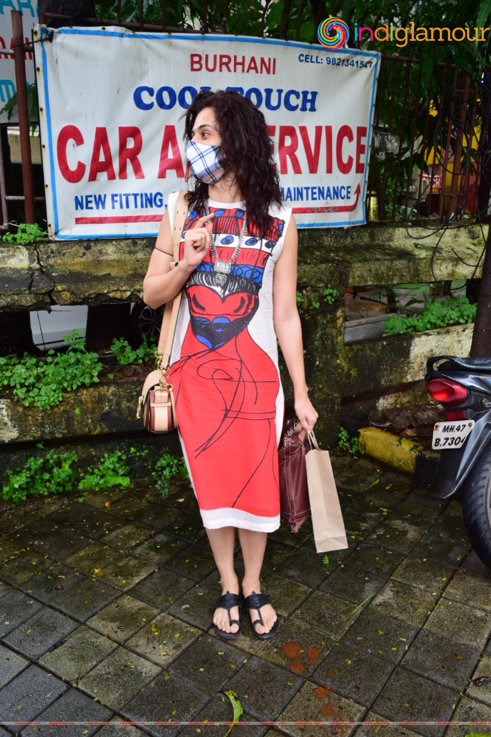 Taapsee Pannu Actress hd photo