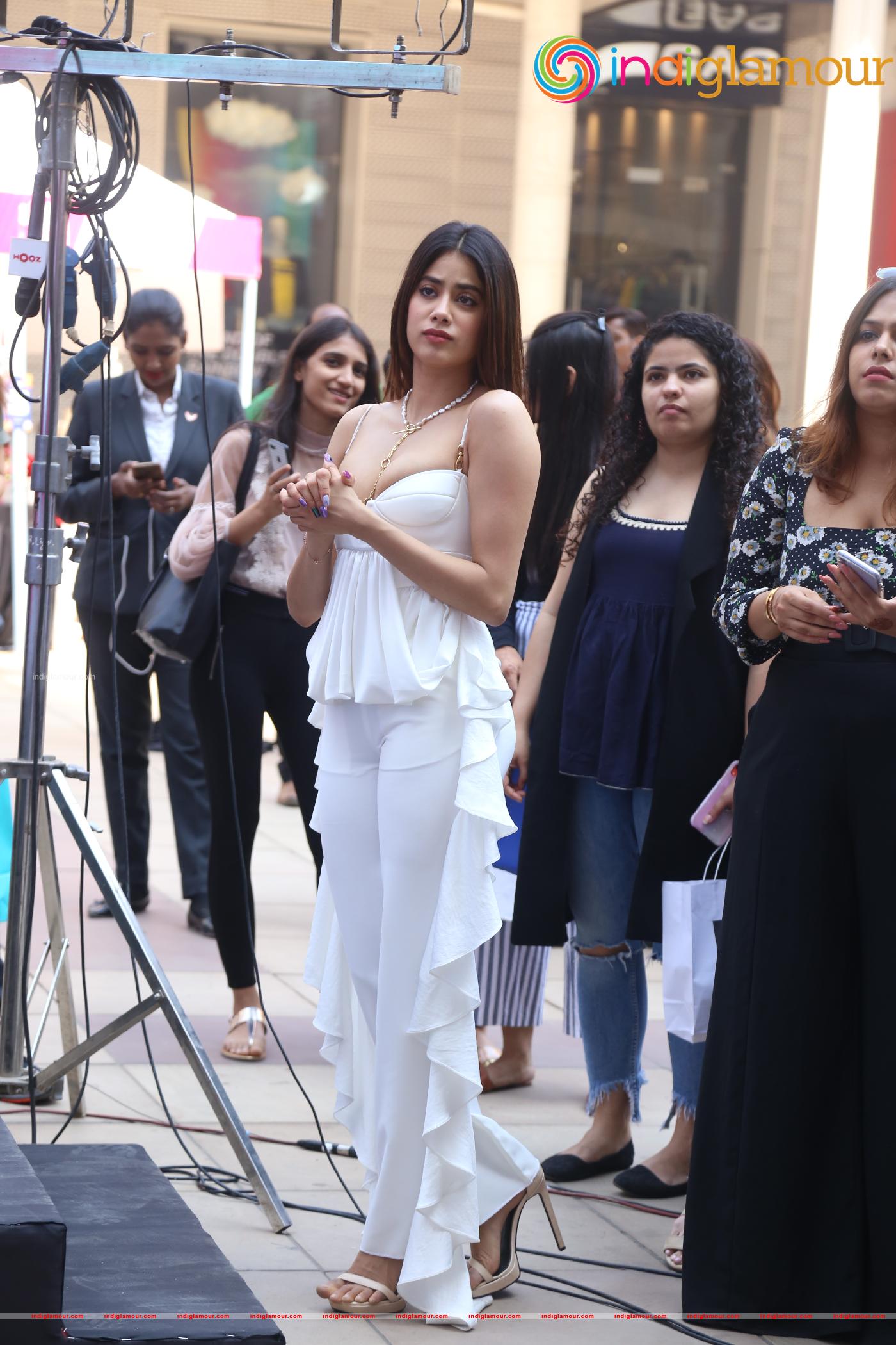 Janhvi Kapoor Actress hd photo