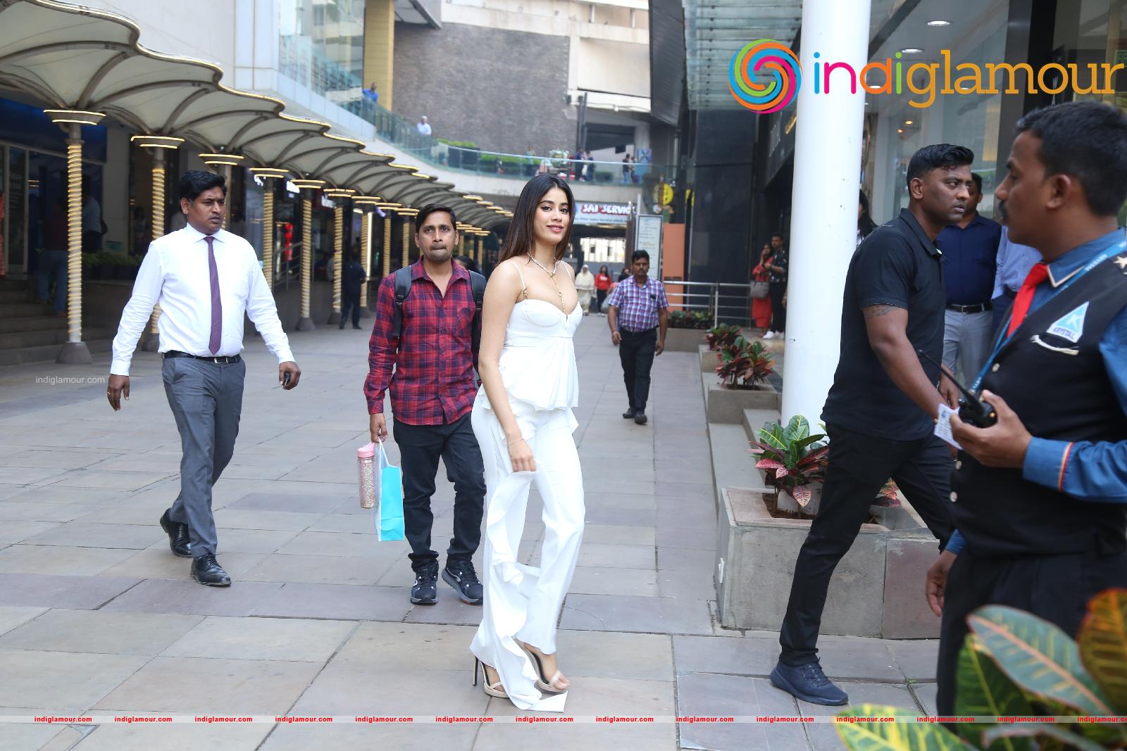 Janhvi Kapoor Actress hd photo