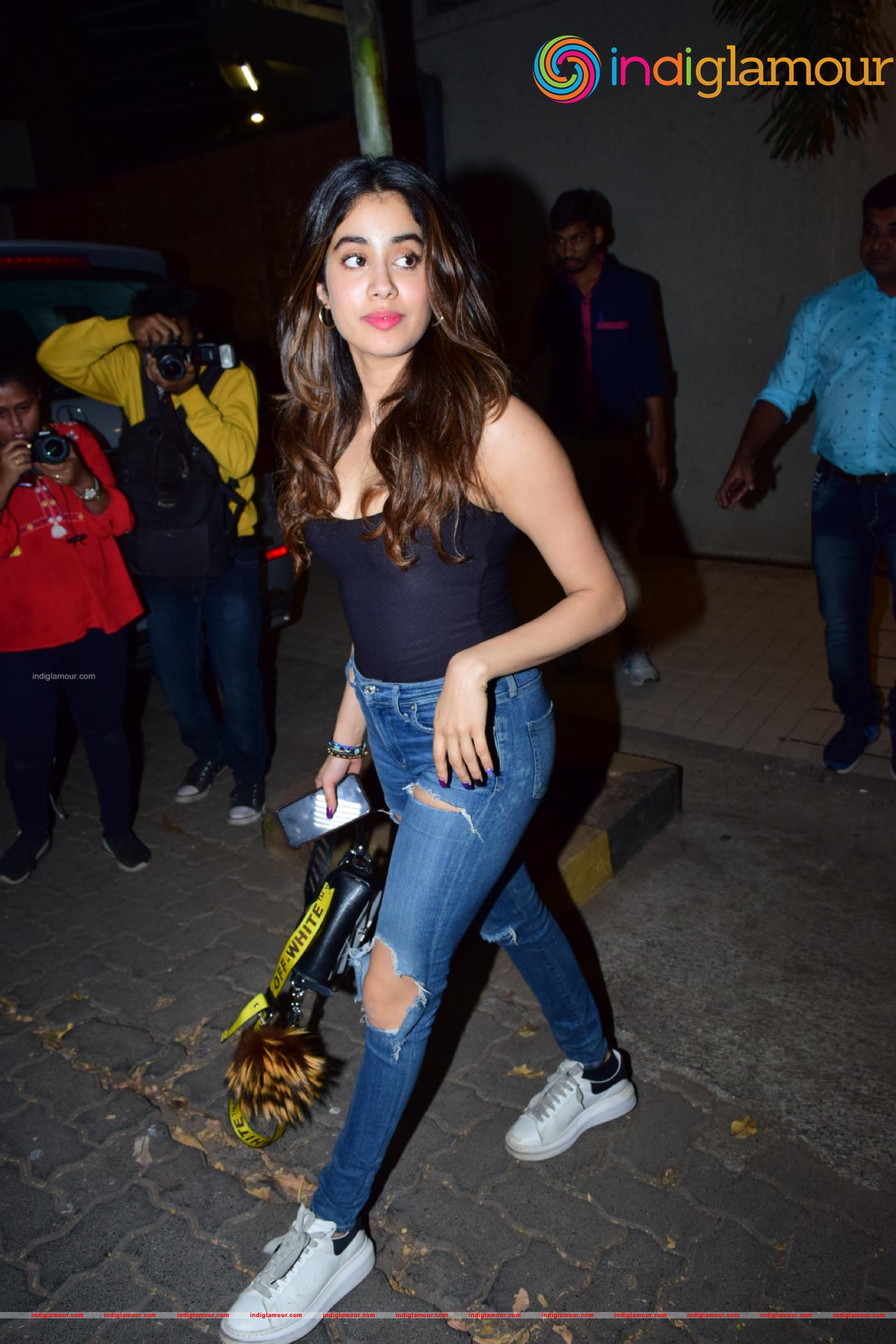 Jhanvi Kapoor Actress hd photo