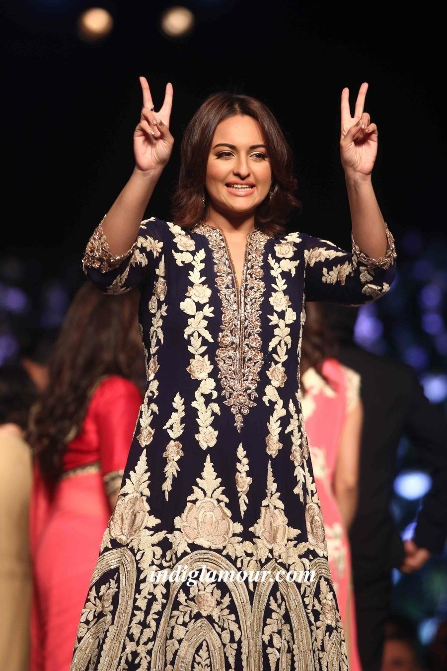 Sonakshi Sinha Actress hd photo
