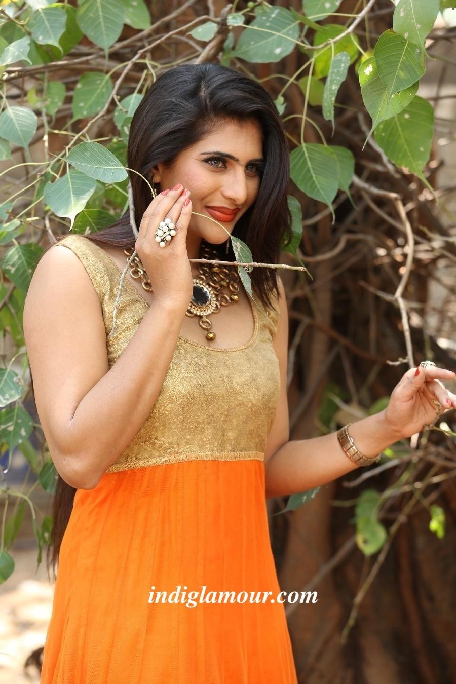 Neha Saxena Actress hd photo
