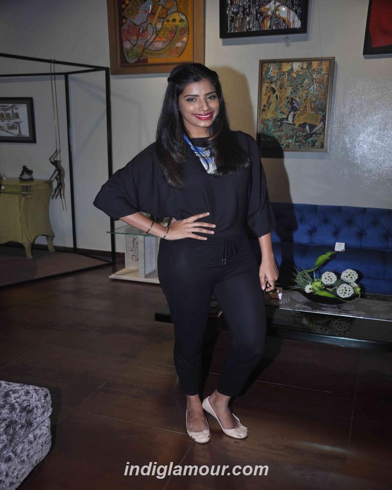 Gaelyn Mendonca Actress hd photo