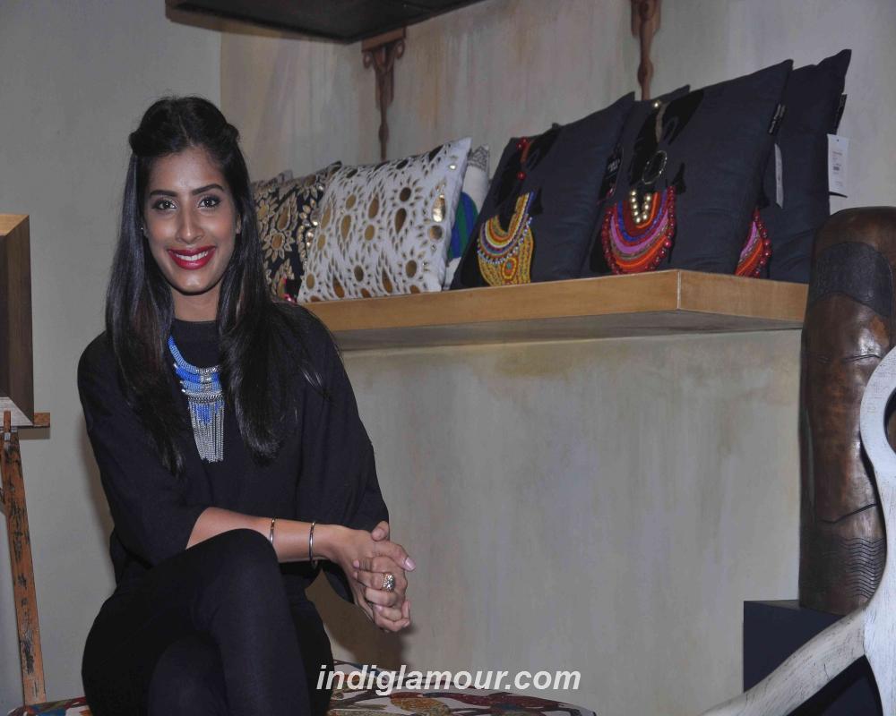 Gaelyn Mendonca Actress hd photo