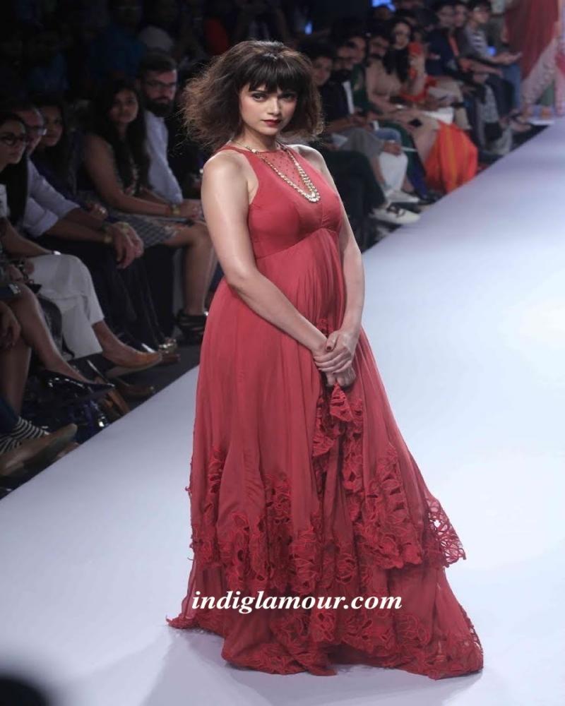 Aditi Rao Hydari Actress hd photo