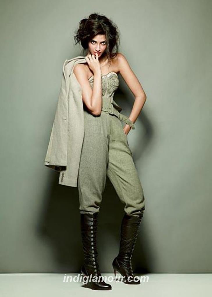 Sonam Kapoor Actress hd photo