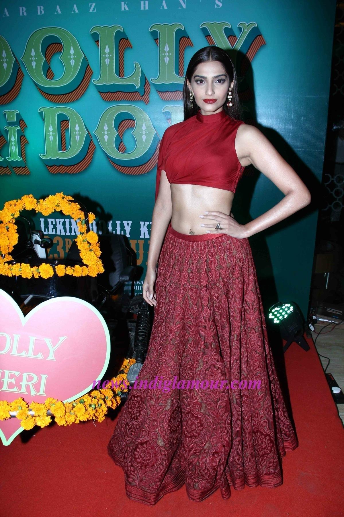 Sonam Kapoor Actress hd photo