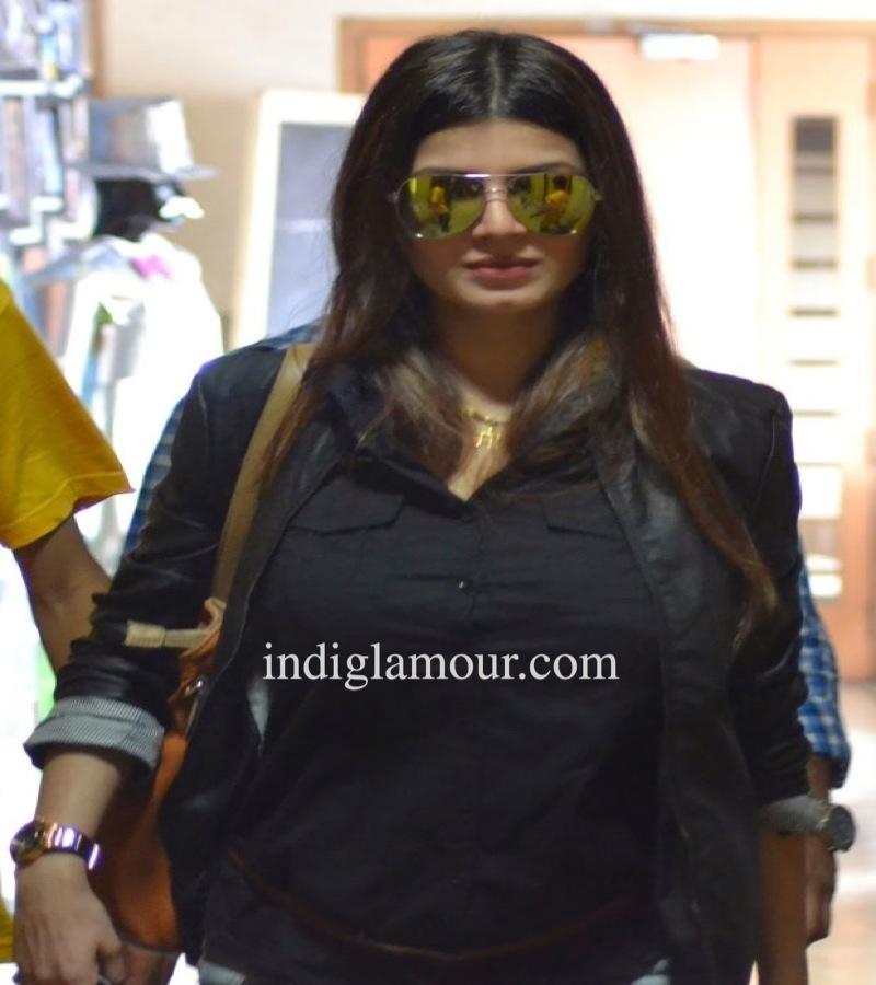 Kainaat Arora Actress hd photo