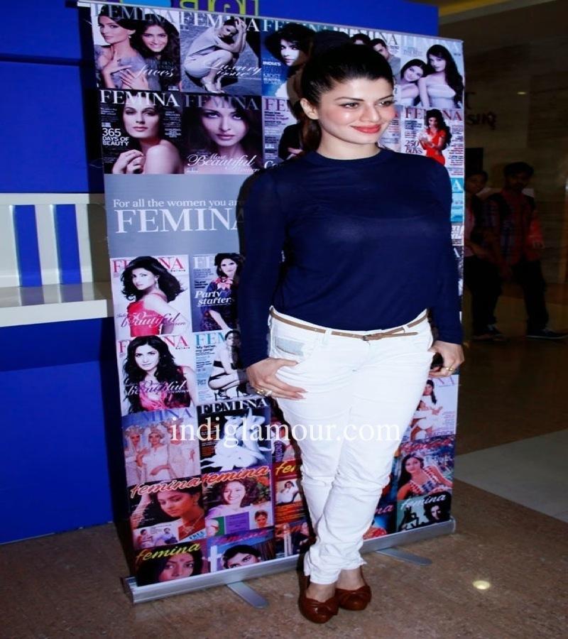 Kainaat Arora Actress hd photo