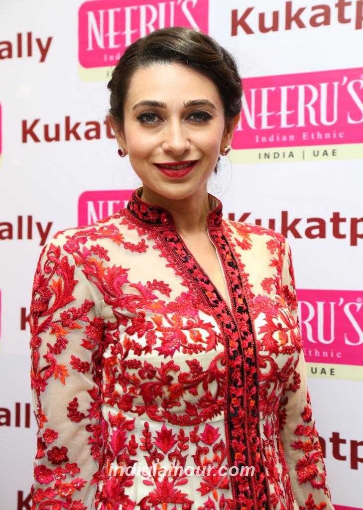 Karishma Kapoor Actress hd photo