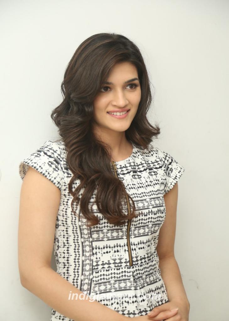 Kriti Sanon Actress hd photo