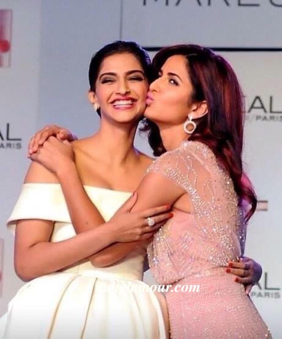 Sonam Kapoor Actress hd photo